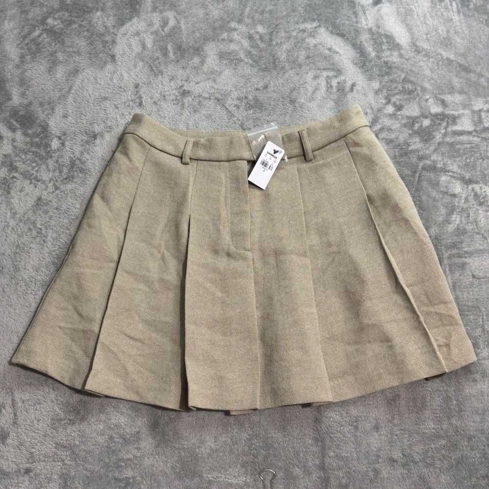 Express Editor Pleated Mini Skirt Khaki Tan Size 8 Preppy Minimalist NEW